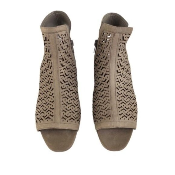 Vince Camuto Slingback Heel Peep Toe Laser Cut Grey Sandals - Picture 2 of 9